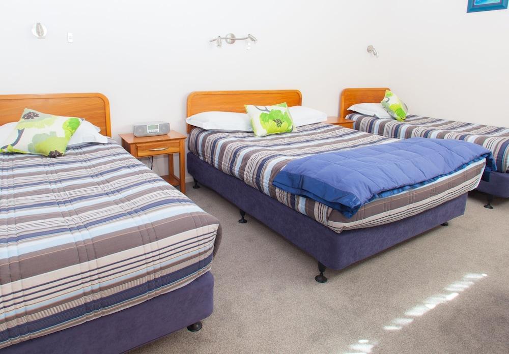 Asure Admirals View Motel Пейхия Экстерьер фото
