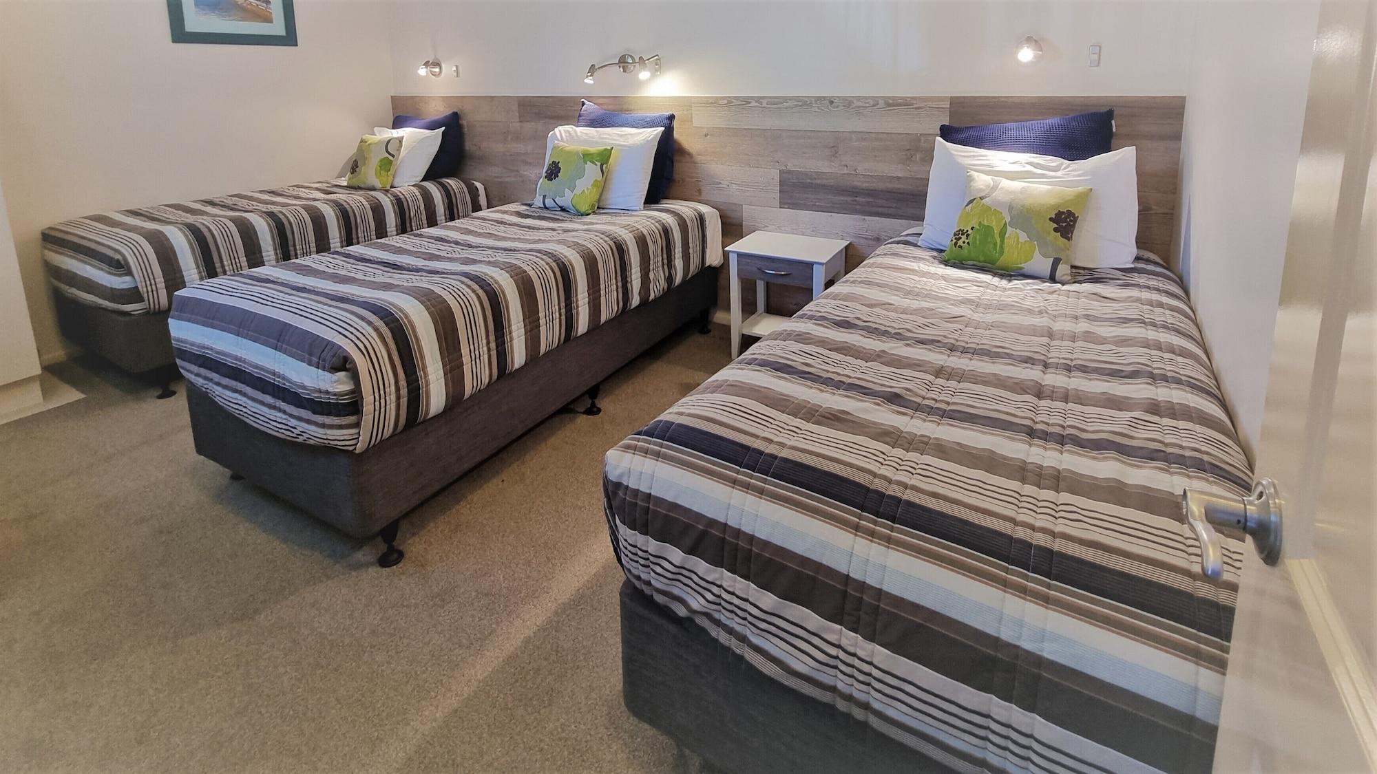 Asure Admirals View Motel Пейхия Экстерьер фото