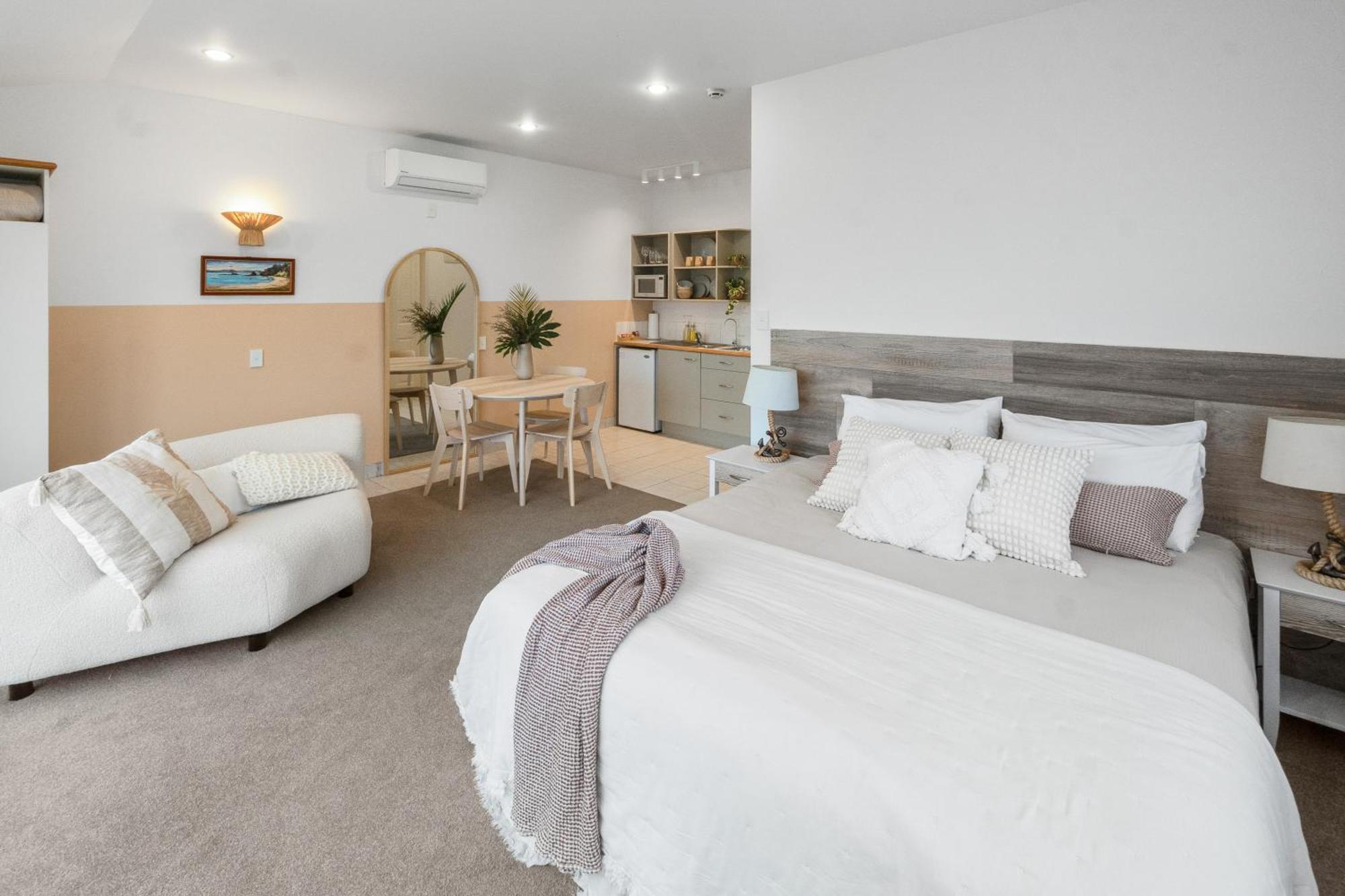 Asure Admirals View Motel Пейхия Экстерьер фото