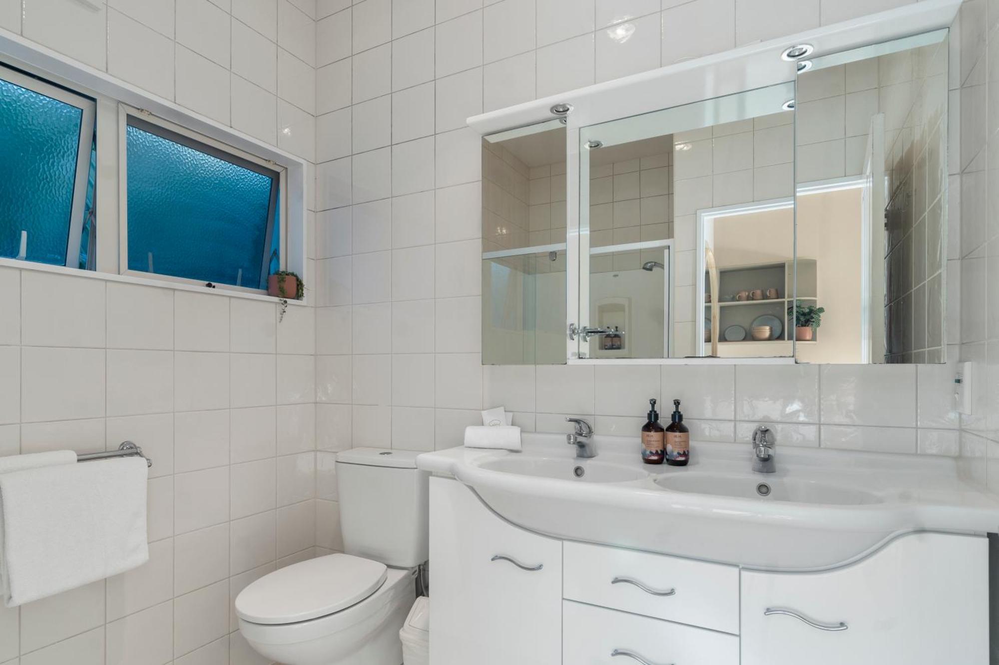 Asure Admirals View Motel Пейхия Экстерьер фото