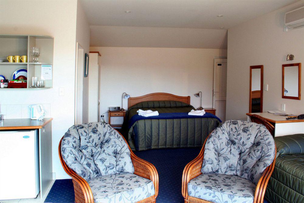Asure Admirals View Motel Пейхия Экстерьер фото